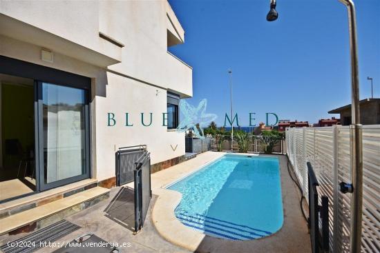 DÚPLEX SEMIADOSADO CON PISCINA Y VISTAS AL MAR EN EL ALAMILLO - MURCIA