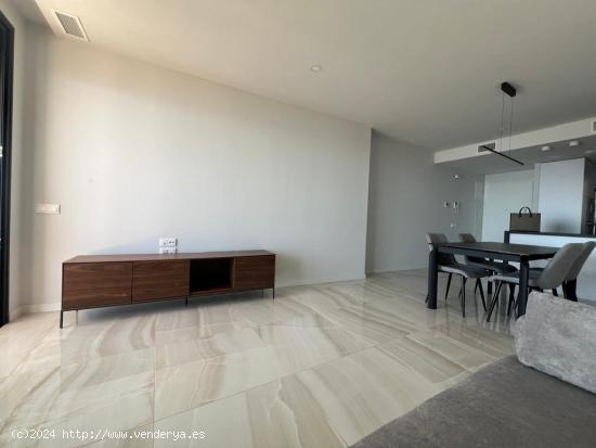 SE VENDE PRECIOSO APARTAMENTO CON VISTAS AL MAR - ALICANTE