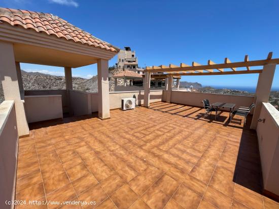 Ático con solarium con espectaculares vistas despejadas al mar y a la sierra, en Collados, Águilas