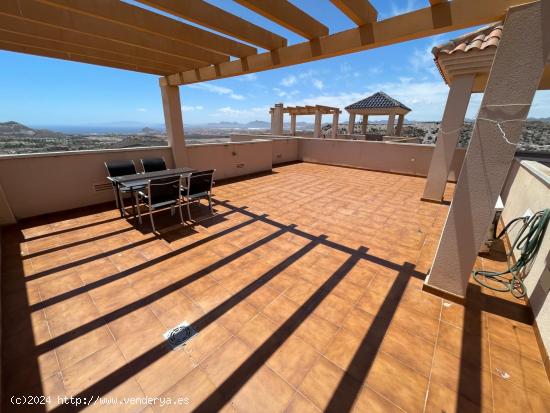 Ático con solarium con espectaculares vistas despejadas al mar y a la sierra, en Collados, Águilas