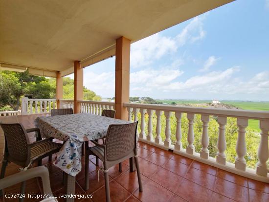  CHALET CON VISTAS PANORÁMICAS EN LA EXCLUSIVA URBANIZACCIÓN BONAVISTA - VALENCIA 