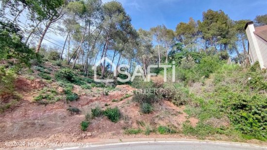  TERRENO EDIFICABLE EN COLLSEROLA, A 15MN DE BARCELONA 