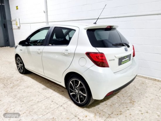 Toyota Yaris 1.5 Active de 2017 con 198.900 Km por 9.300 EUR. en Sevilla