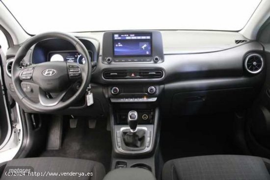 Hyundai Kona 1.0 TGDI Maxx 4x2 de 2023 con 26.838 Km por 21.900 EUR. en Cadiz