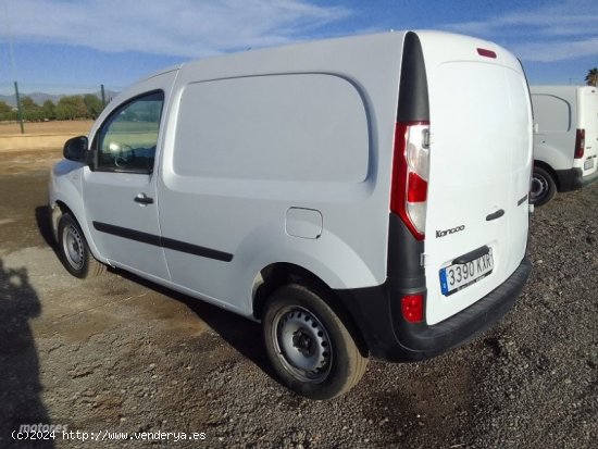 Renault Kangoo FURGON 1.5 DCI 75 CV. de 2019 con 119.000 Km por 7.500 EUR. en Murcia