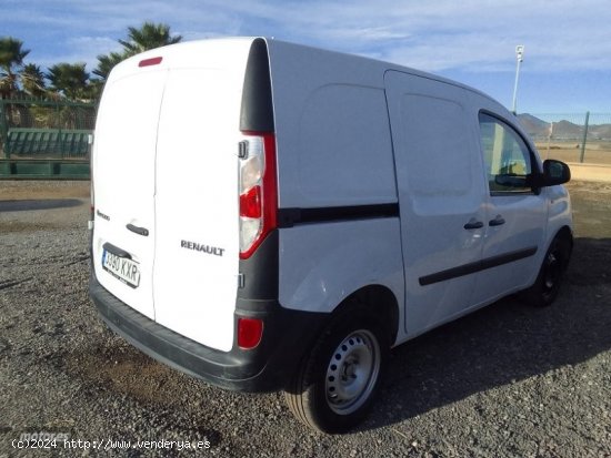 Renault Kangoo FURGON 1.5 DCI 75 CV. de 2019 con 119.000 Km por 7.500 EUR. en Murcia