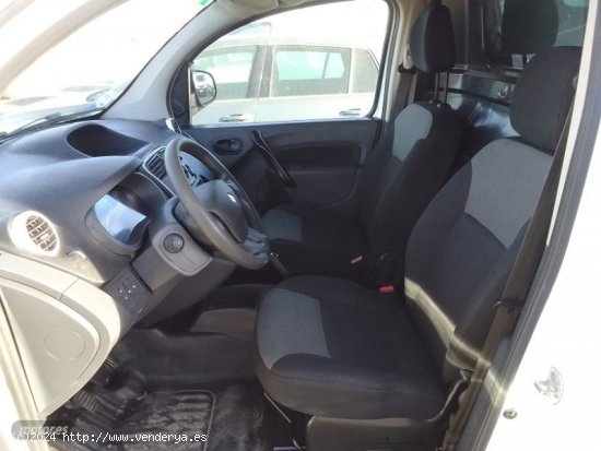 Renault Kangoo FURGON 1.5 DCI 75 CV. de 2019 con 119.000 Km por 7.500 EUR. en Murcia