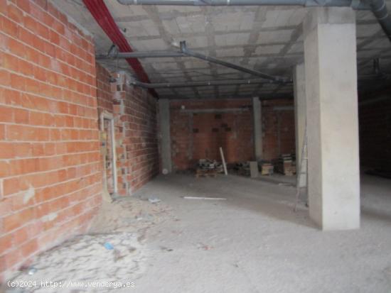 LOCAL COMERCIAL DE 150 M2 EN LA HOYA - MURCIA