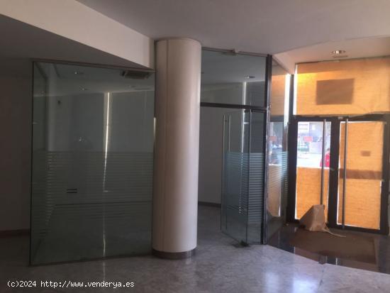 SE ALQUILA LOCAL COMERCIAL EN JUAN DE BORBON. - MURCIA