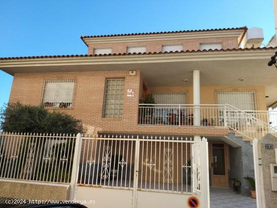 SE VENDE ESTUPENDO CHALET EN ALJUCER, MUY CERCANO AL CENTRO DE MURCIA - MURCIA