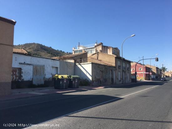 TERRENO URBANO CON CASA PARA CONSTRUIR - MURCIA