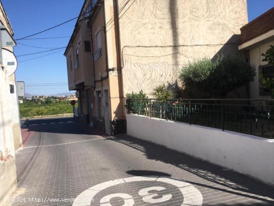 TERRENO URBANO CON CASA PARA CONSTRUIR - MURCIA