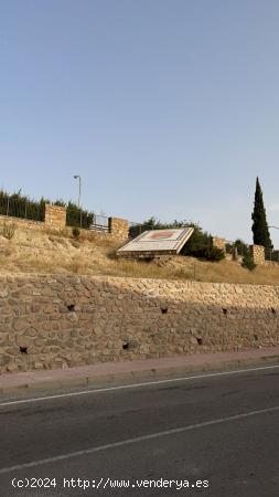 SE VENDE  TERRENO CON CASA EN RUINAS EN CAMPOS DEL RIO. - MURCIA