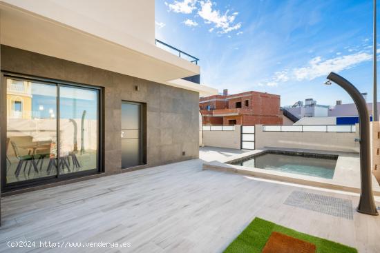 PAREADO DE OBRA NUEVA EN BENIJÓFAR CON PISCINA PRIVADA - ALICANTE