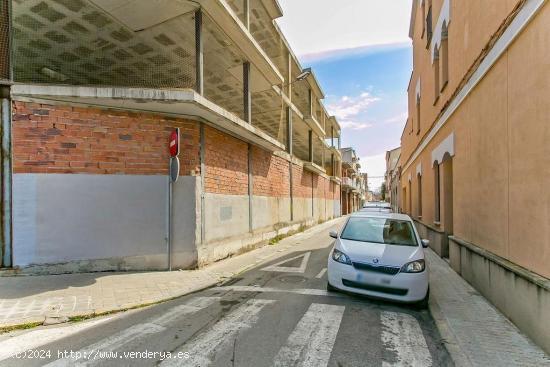 OBRA PARADA EN VENDA  A IGUALADA - PASSEIG VERDAGUER - BARCELONA