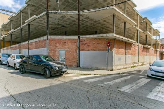 OBRA PARADA EN VENDA  A IGUALADA - PASSEIG VERDAGUER - BARCELONA