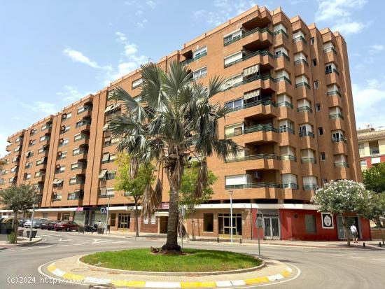 VIVIENDA CON ASCENSOR, GARAJE Y TRASTERO - VALENCIA