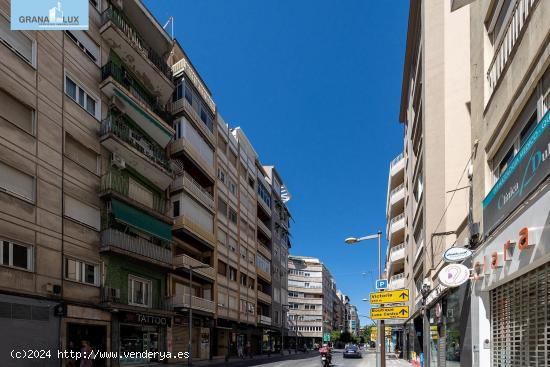 GRAN PISO EN RECOGIDAS REFORMADO CON SEIS DORMITORIOS - GRANADA