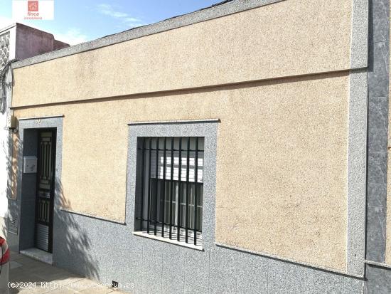  VENTA VIVIENDA MONTIJO, LUMINOSA, AMPLIO PATIO, COCINA AMUEBLADA - BADAJOZ 