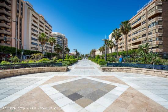 PLAZA DE GARAJE PARA COCHE Y MOTO EN LA AVENIDA FEDERICO GARCIA LORCA - ALMERIA