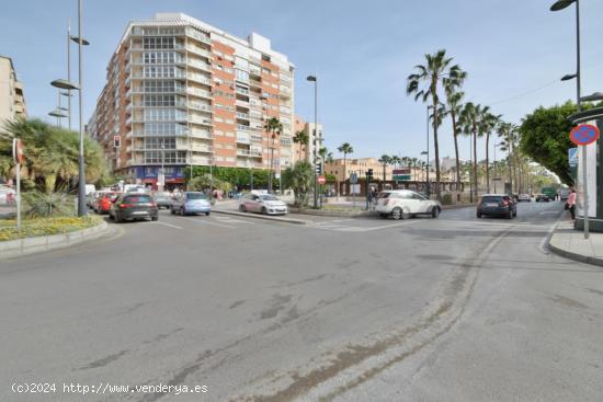 PLAZAS DE GARAJE EN LA AVENIDA FEDERICO GARCIA LORCA - ALMERIA