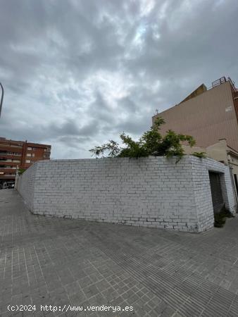 SOLAR EN VENTA EN BADALONA - LAS MORERAS - BARCELONA