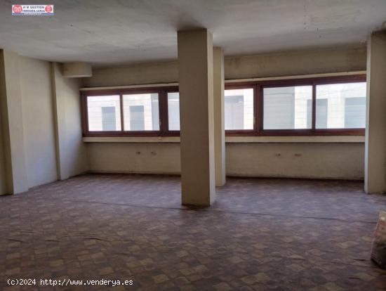  Se vende oficina junto a plaza de España y Of. de Correos de Alcázar de San Juan - CIUDAD REAL 