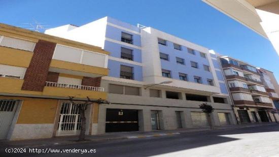 Local comercial en venta en calle Cruz De Piedra, Yecla - MURCIA