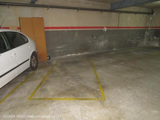  PLAZA DE PARKING EN LA CALLE TAMARIT PARA DOS MOTOS O COCHE PEQUEÑO - BARCELONA 