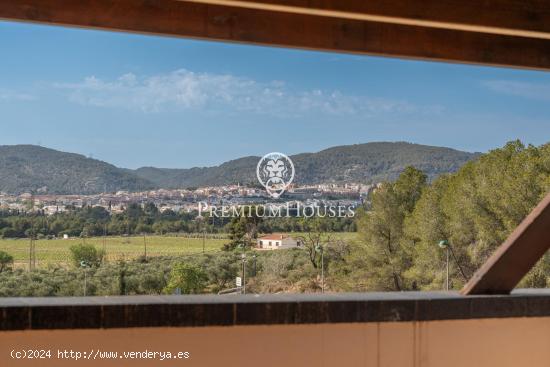 Ático dúplex con vistas despejadas en Vallpineda - BARCELONA