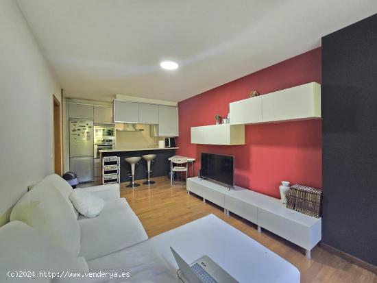 VILLARODRIS  .  APARTSAMENO  EXTERIOR  MUY  LUMINOSO  1  DORMITORIO  GARAJE  Y  TRASTERO - A CORUÑA