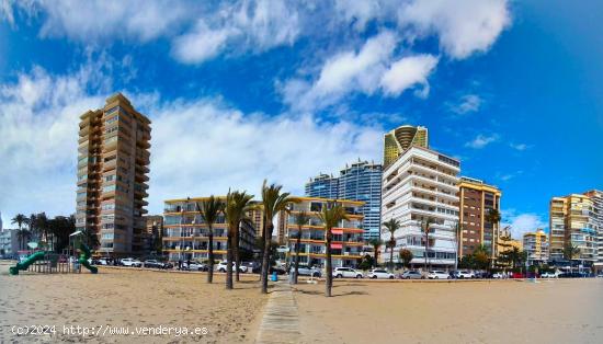 Piso de lujo de 4 dorm. en primera línea de la Playa de Poniente - www.inmobiliarialesdunes.com - A