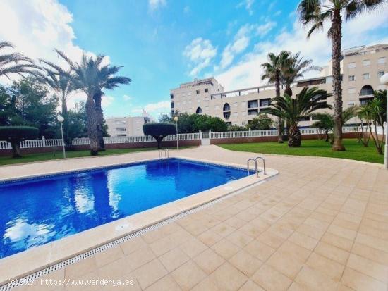 Bonito Ático Dúplex con vistas frontales al mar - ALICANTE