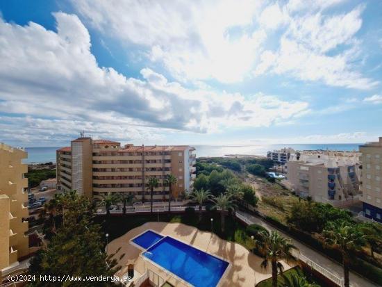 Bonito Ático Dúplex con vistas frontales al mar - ALICANTE