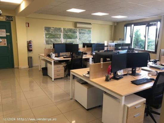 Oficinas en zona de Bezana, de 150 m2 a 900 m2. En excelente estado, listas para el inicio de la act