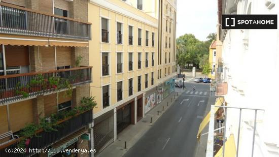 Habitación en piso compartido en Córdoba - CORDOBA