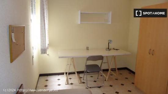 Habitación en piso compartido en Córdoba - CORDOBA