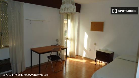 Habitación en piso compartido en Córdoba - CORDOBA