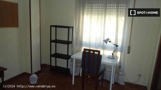 Habitación en piso compartido en Córdoba - CORDOBA