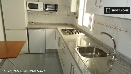 Habitación en piso compartido en Córdoba - CORDOBA