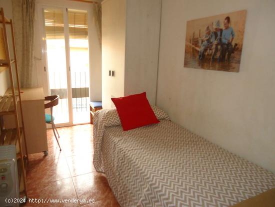 Habitación en piso compartido en Córdoba - CORDOBA