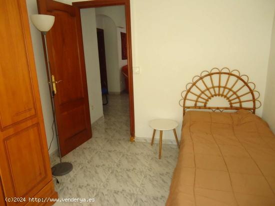  Habitación en piso compartido en Córdoba - CORDOBA 