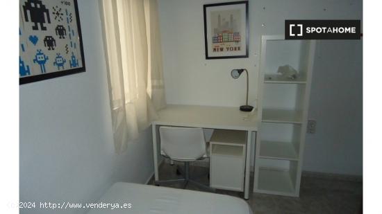 Habitación en piso compartido en Córdoba - CORDOBA