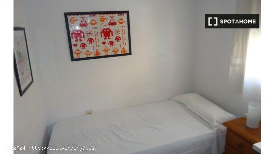 Habitación en piso compartido en Córdoba - CORDOBA