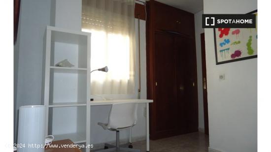 Habitación en piso compartido en Córdoba - CORDOBA