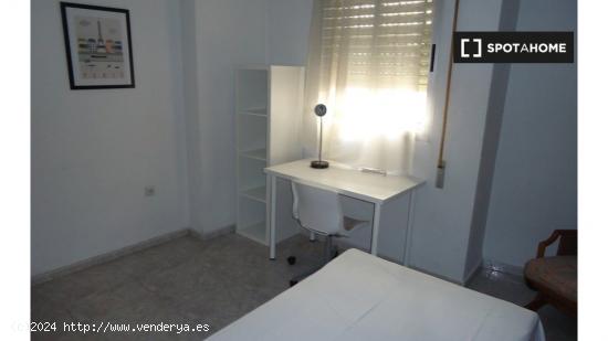 Habitación en piso compartido en Córdoba - CORDOBA