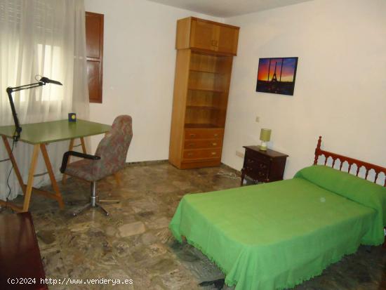 Habitación en piso compartido en Córdoba - CORDOBA