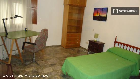 Habitación en piso compartido en Córdoba - CORDOBA