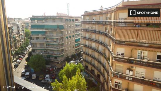 Habitación en piso compartido en Córdoba - CORDOBA