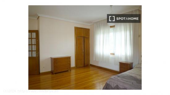 Alquiler de habitaciones en piso de 5 dormitorios en Vigo - PONTEVEDRA